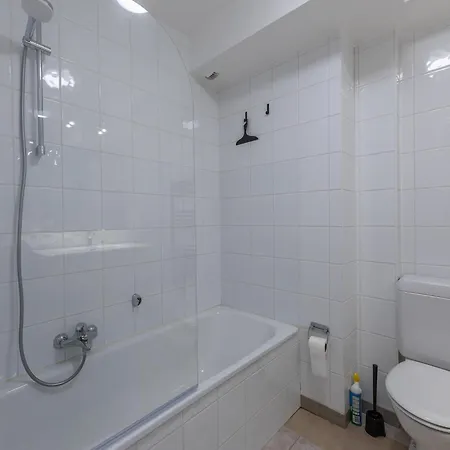 With Casino Views, Cleaning Included Appartamento *
